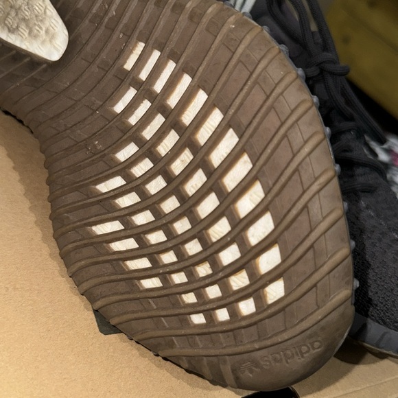 Used twice Yeezy 350 Cinder - Picture 6 of 6
